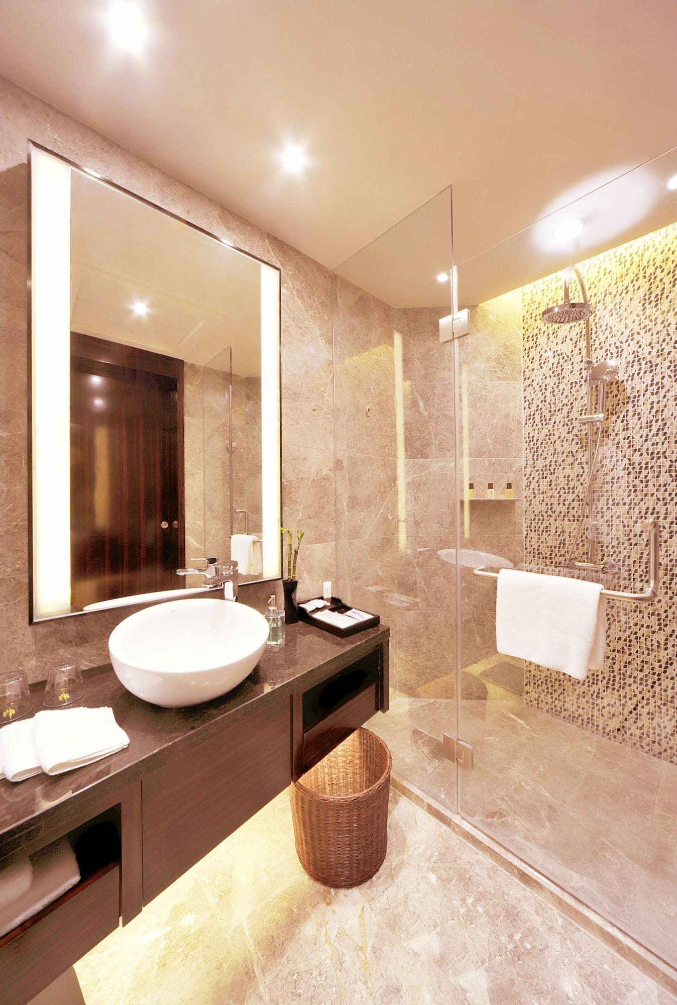 Royal Suites & Towers Wuhan Exterior photo