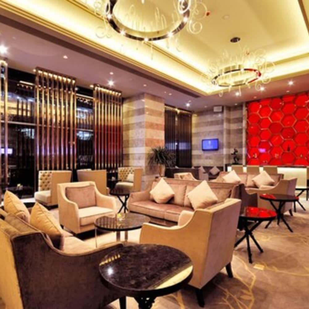 Royal Suites & Towers Wuhan Exterior photo