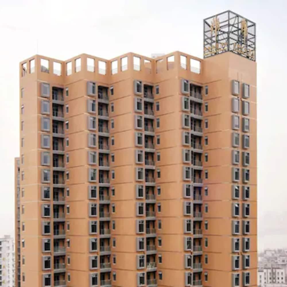 Royal Suites & Towers Wuhan Exterior photo