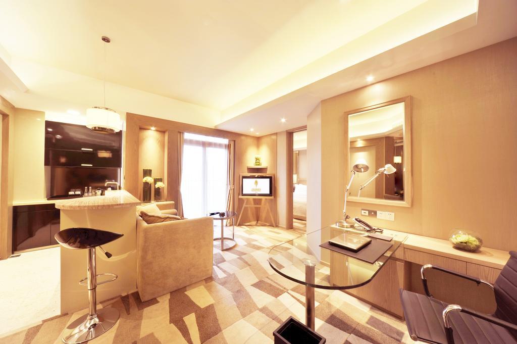 Royal Suites & Towers Wuhan Room photo