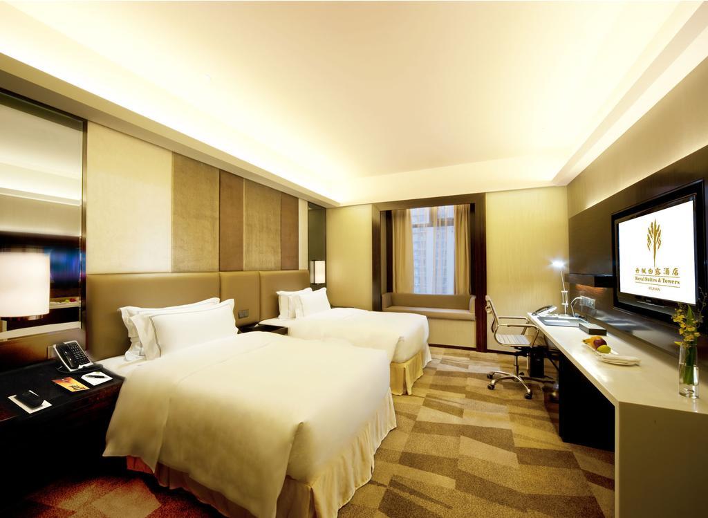 Royal Suites & Towers Wuhan Room photo
