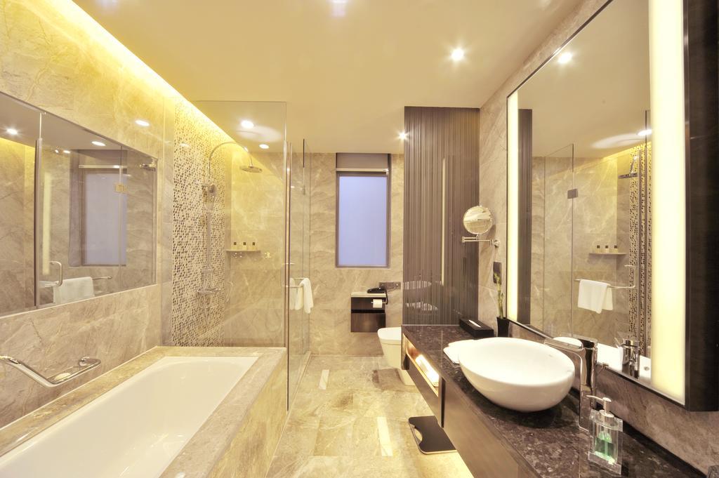 Royal Suites & Towers Wuhan Room photo