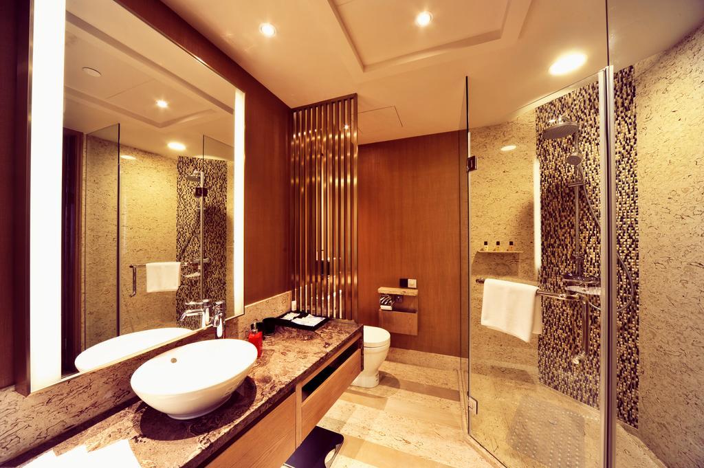 Royal Suites & Towers Wuhan Room photo