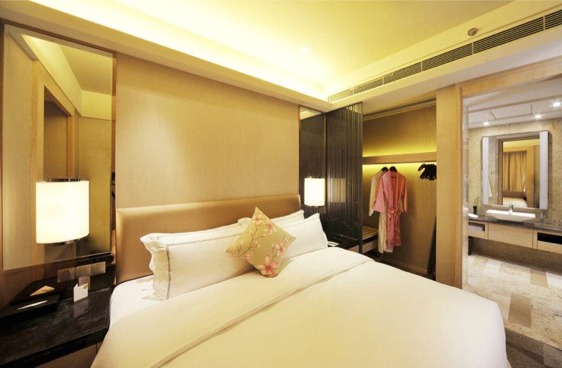 Royal Suites & Towers Wuhan Exterior photo
