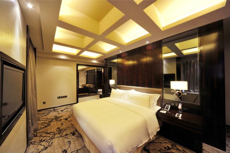 Royal Suites & Towers Wuhan Exterior photo