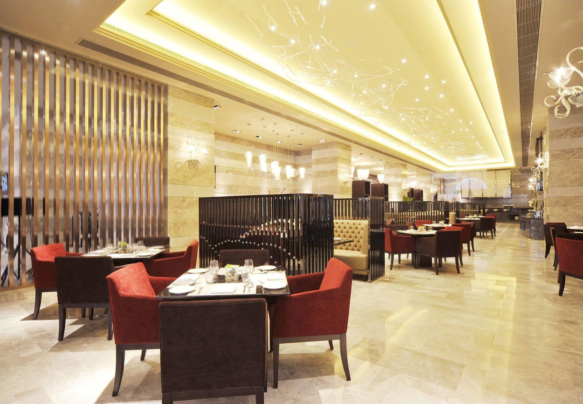 Royal Suites & Towers Wuhan Exterior photo