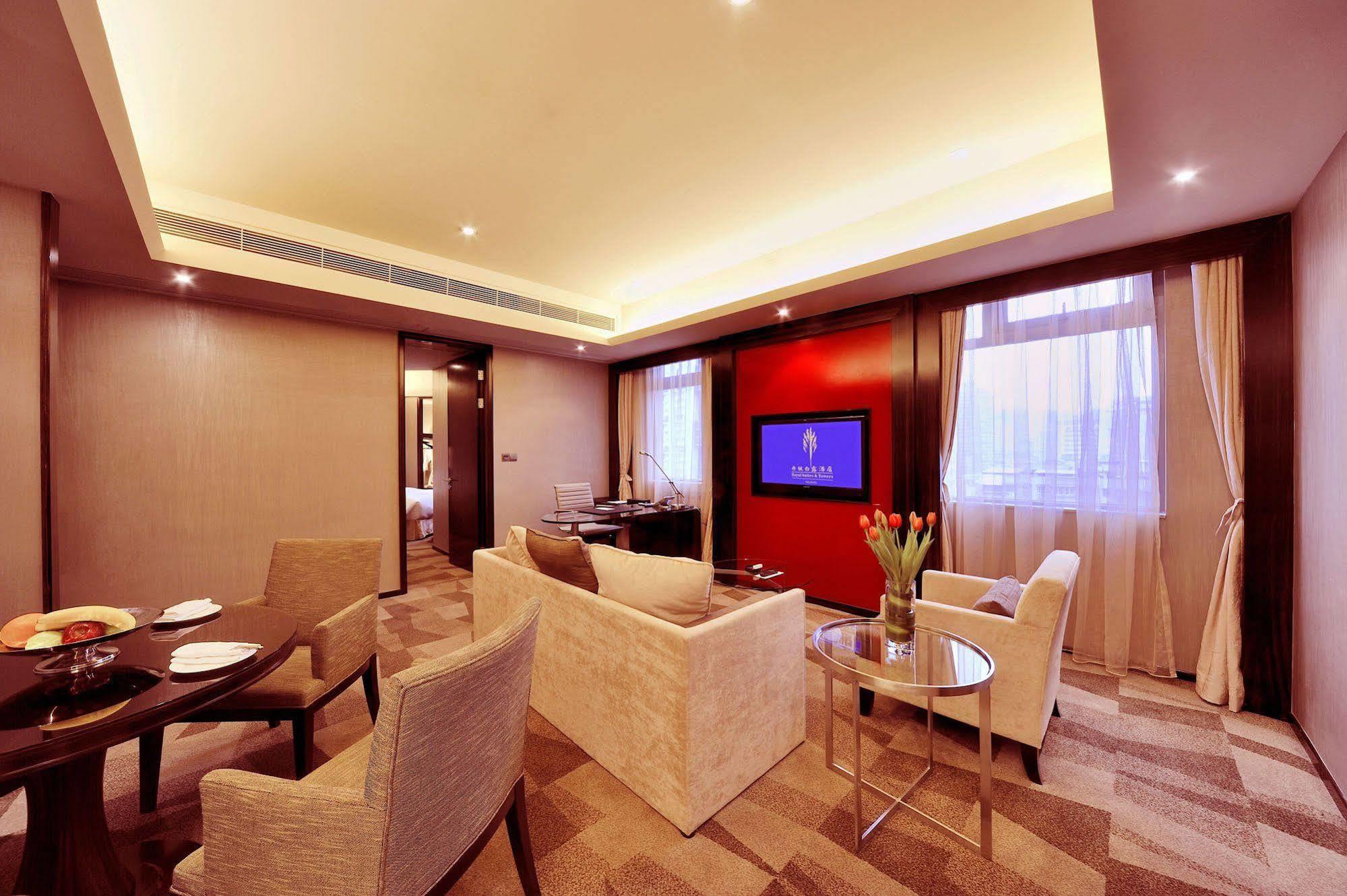 Royal Suites & Towers Wuhan Exterior photo