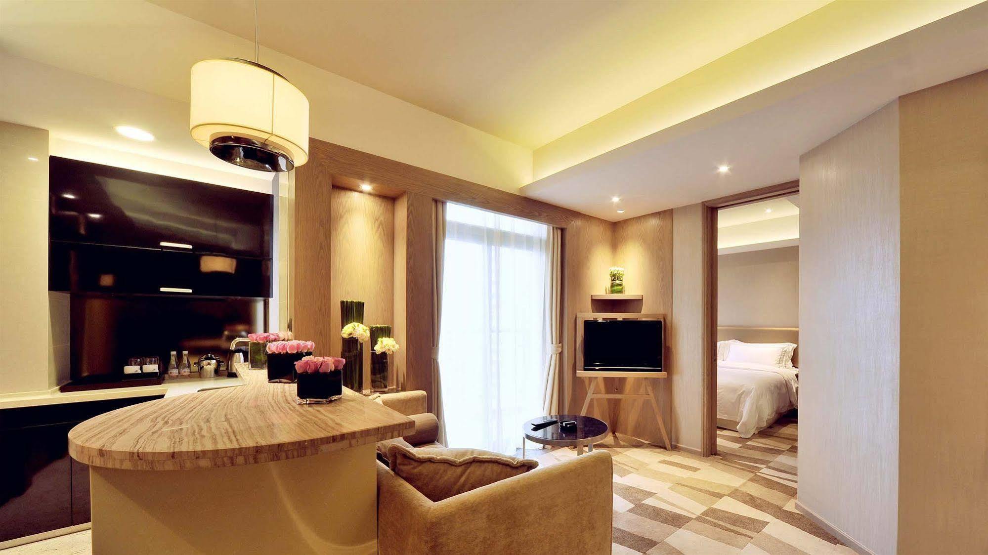 Royal Suites & Towers Wuhan Exterior photo