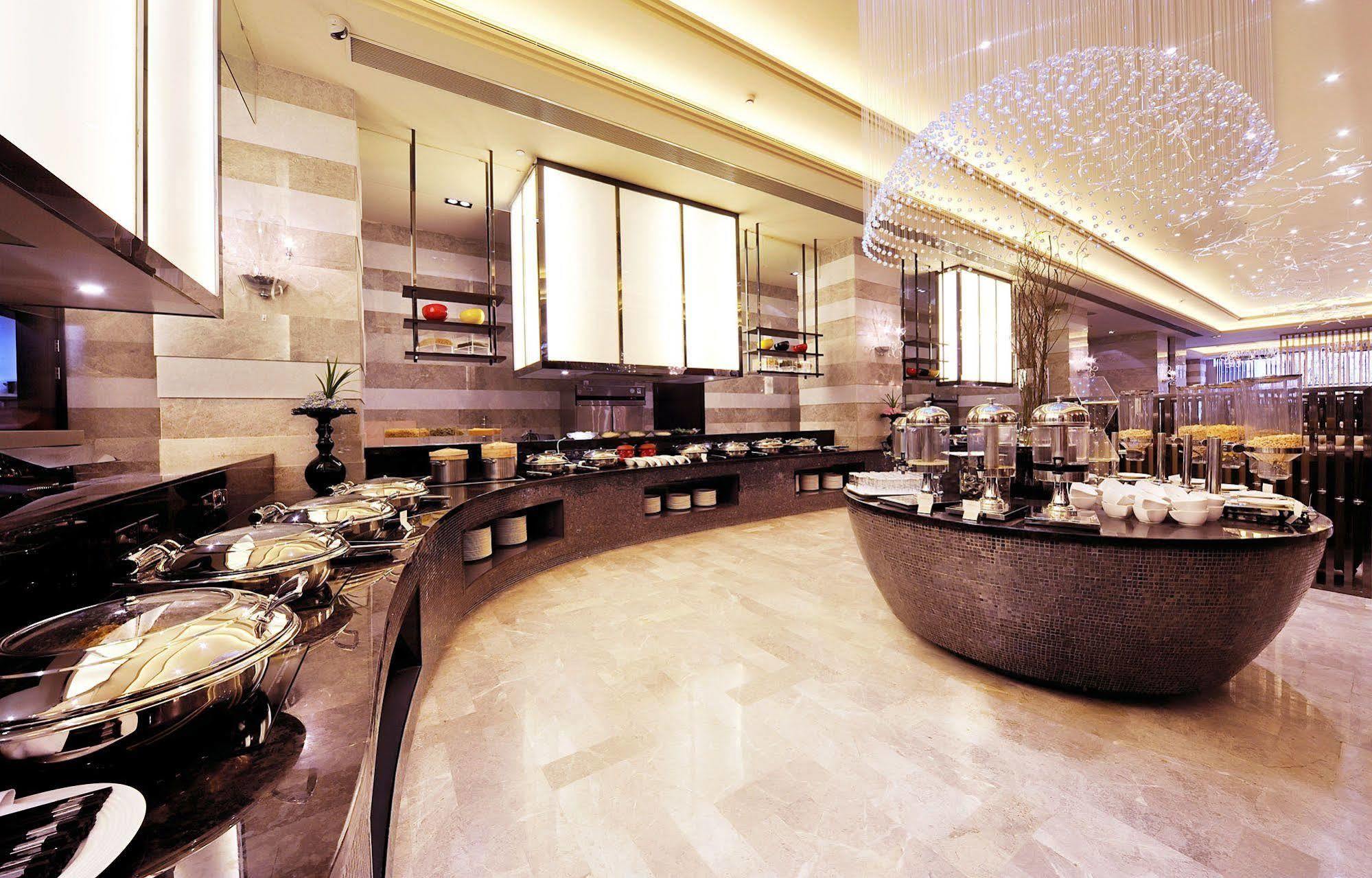 Royal Suites & Towers Wuhan Exterior photo
